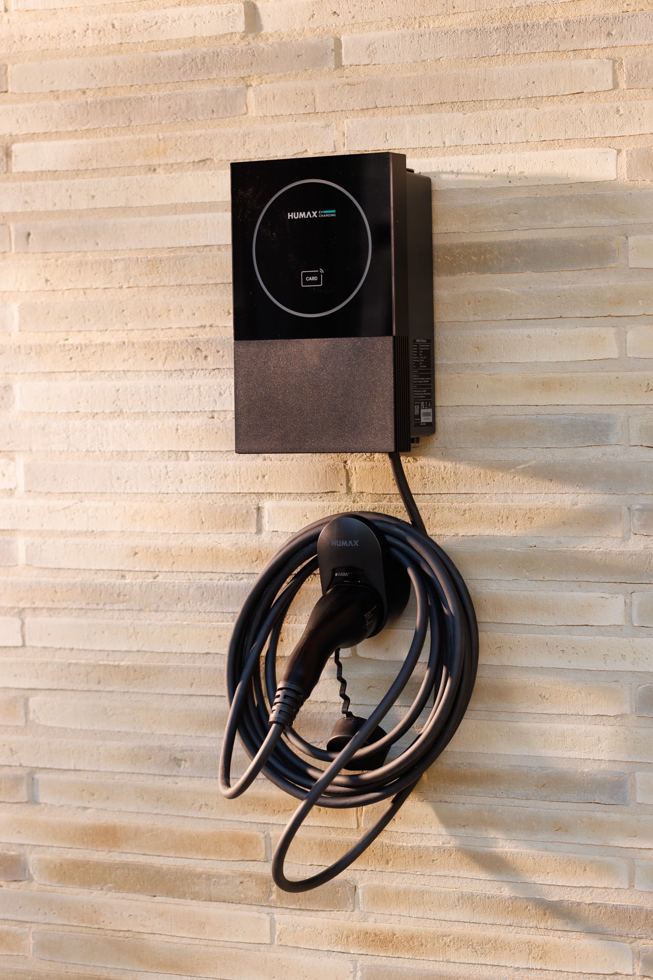 Humax MX7 Smart EV Charger | V2G Future-Ready | 7.4kW | Tethered | Type2 | Single Phase | Wall Mounted | Wi-Fi & Bluetooth | App Controlled | Compatible with All EVs & PHEVs | OZEV Compliant | Black